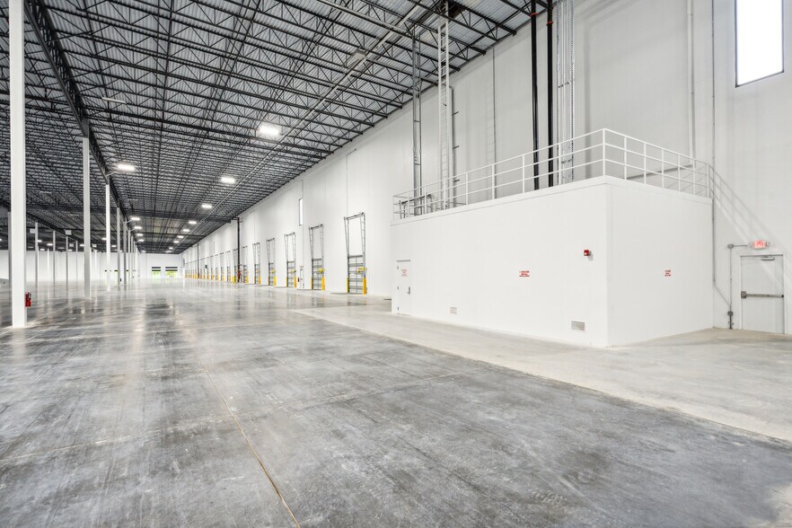 More Photos Of 420 Strathmore Rd, Summerville Unknown For Lease