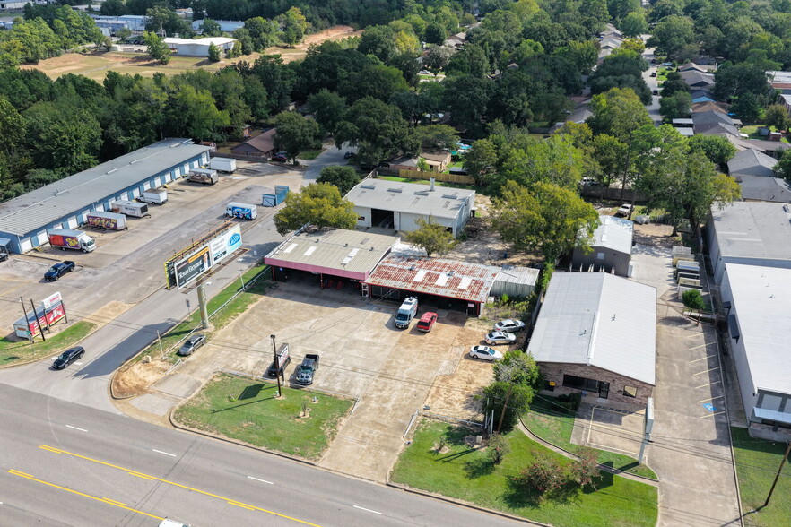 More Photos Of 2214 N Frazier St, Conroe Auto Repair For Sale