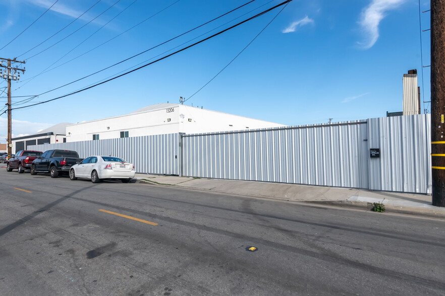 More Photos Of 15206 Grevillea Ave, Lawndale Warehouse For Lease