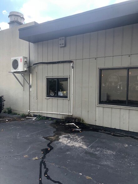 More Photos Of 3218 SE 6th Ave, Fort Lauderdale Restaurant For Sale