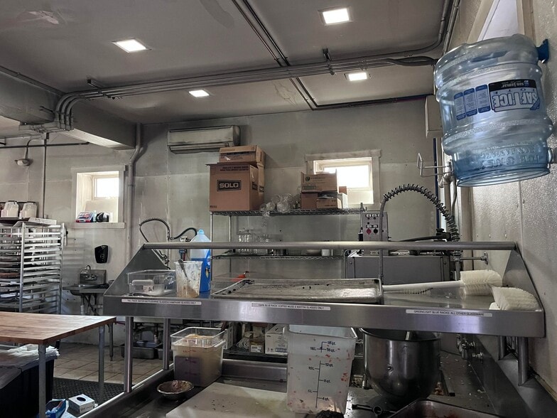 More Photos Of 18 Village Green Way, Southwest Harbor Restaurant For Lease