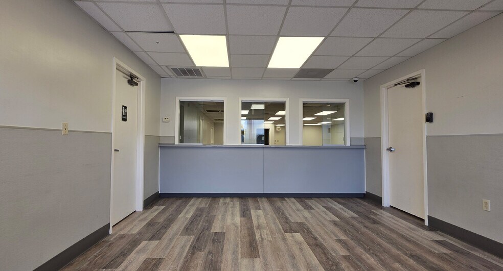 More Photos Of 11410-11430 East Fwy, Houston General Retail For Lease