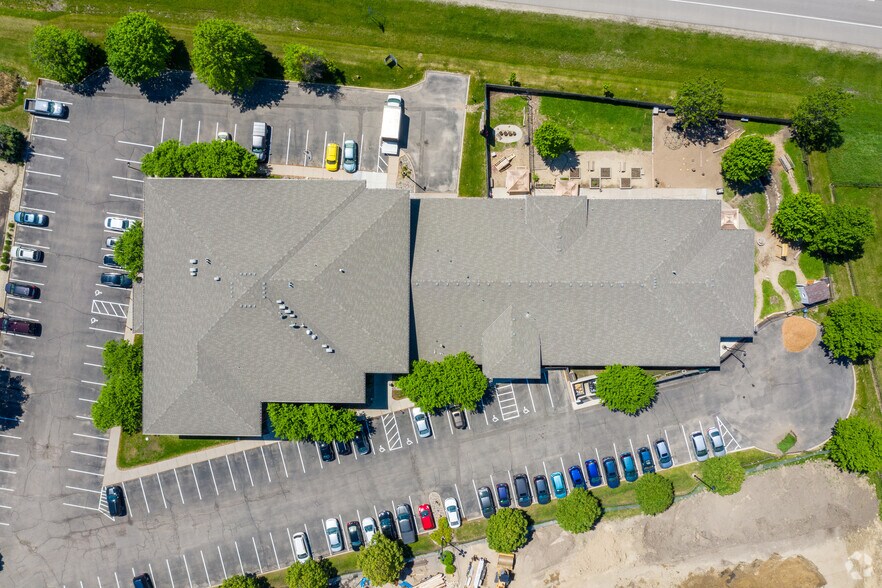 More Photos Of 3021 Harbor Ln N, Plymouth Medical For Lease