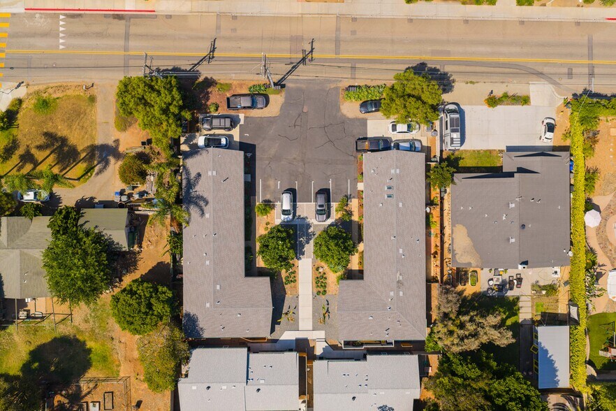 More Photos Of 921-937 Regal Rd, Encinitas Apartments For Sale