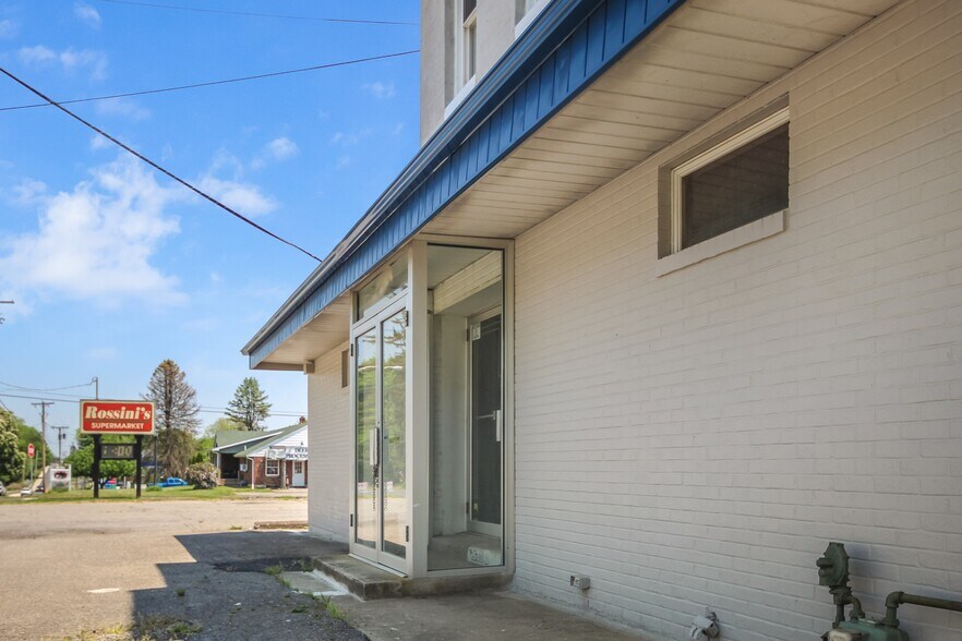 More Photos Of 2477 State Route 57, Stewartsville Storefront Retail Residential For Lease