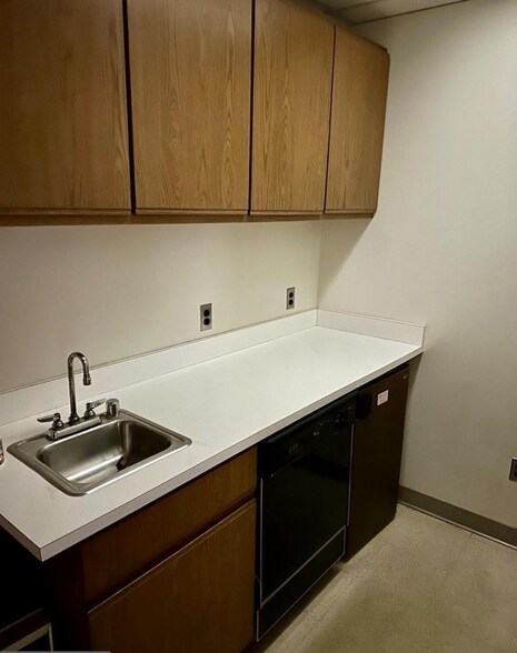 More Photos Of 606 Baltimore Ave, Towson Medical For Lease