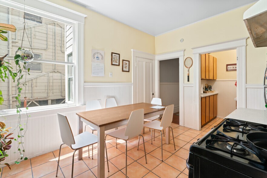 More Photos Of 123-127 Albion St, San Francisco Apartments For Sale