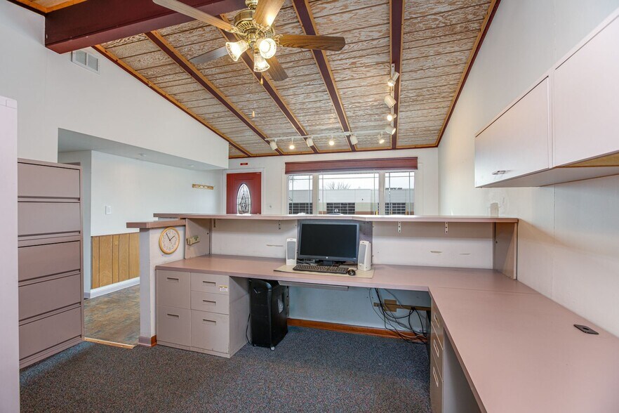 More Photos Of 1825 Roosevelt Rd, Wheaton Medical For Sale