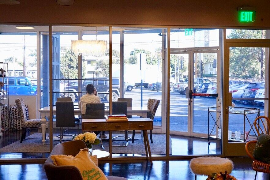 More Photos Of 3485 S La Cienega Blvd, Los Angeles Storefront For Lease