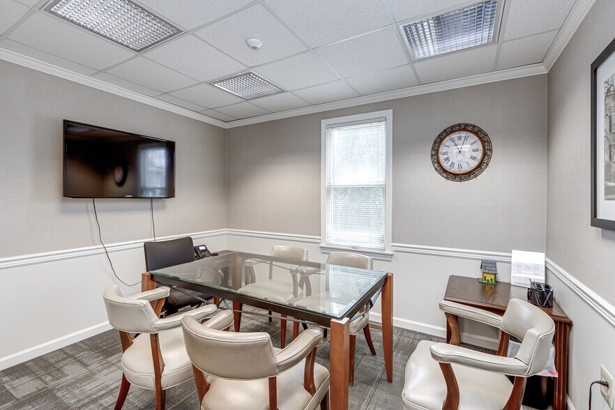 More Photos Of 221 S Main St, Flemington Office For Sale