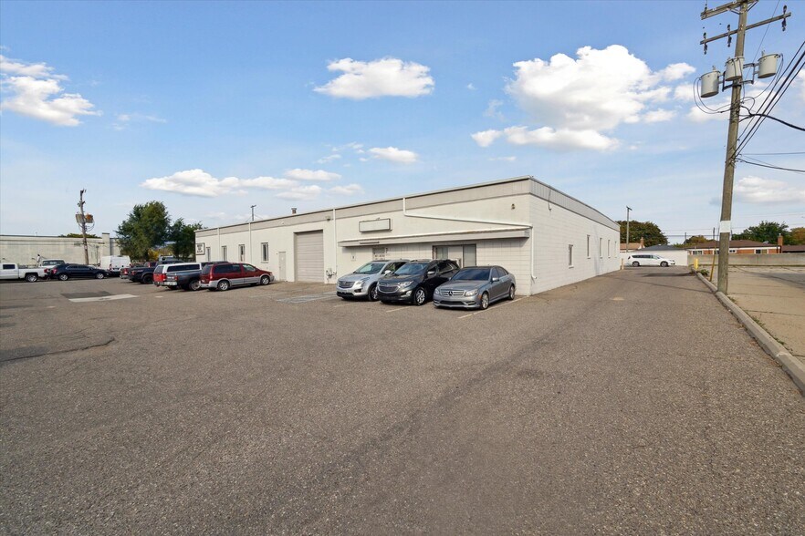 More Photos Of 3461 E Ten Mile Rd, Warren Warehouse For Sale