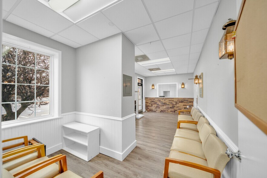 More Photos Of 4000 Burke Station Rd, Fairfax Veterinarian Kennel For Lease