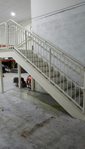 More Photos Of 5900 NW 99th Ave, Miami Light Distribution For Lease
