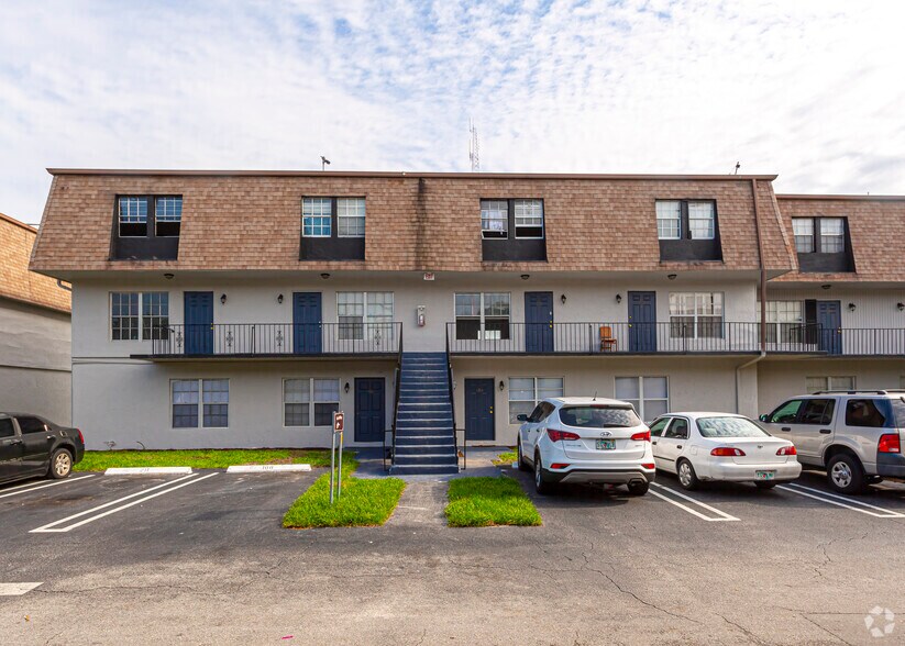 More Photos Of 3901 36th Ct, West Palm Beach Apartments For Sale