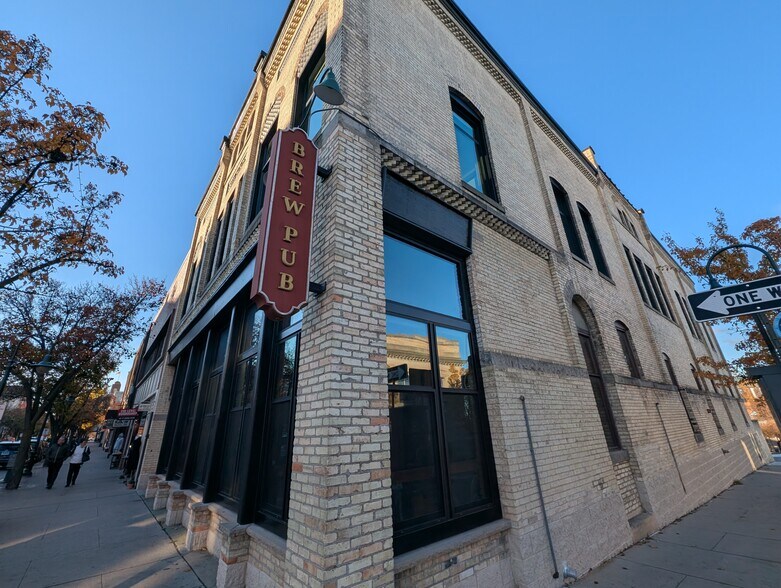 More Photos Of 161 E Front St, Traverse City Storefront Retail Residential For Lease