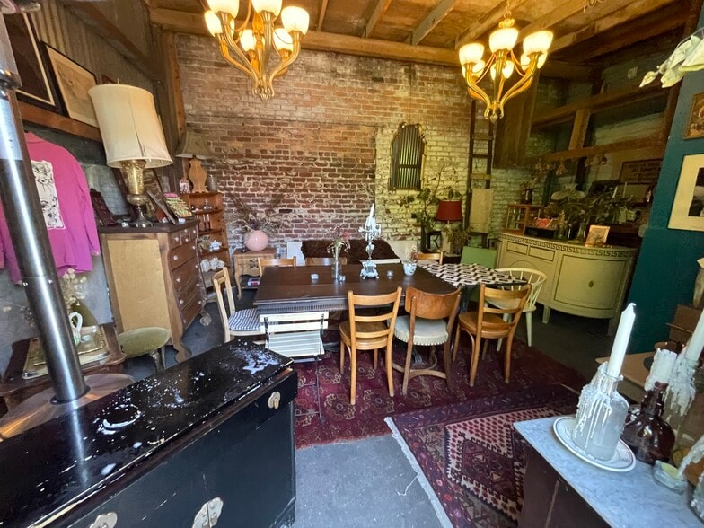 More Photos Of 5526 Martin Luther King Jr Way, Oakland Storefront For Sale