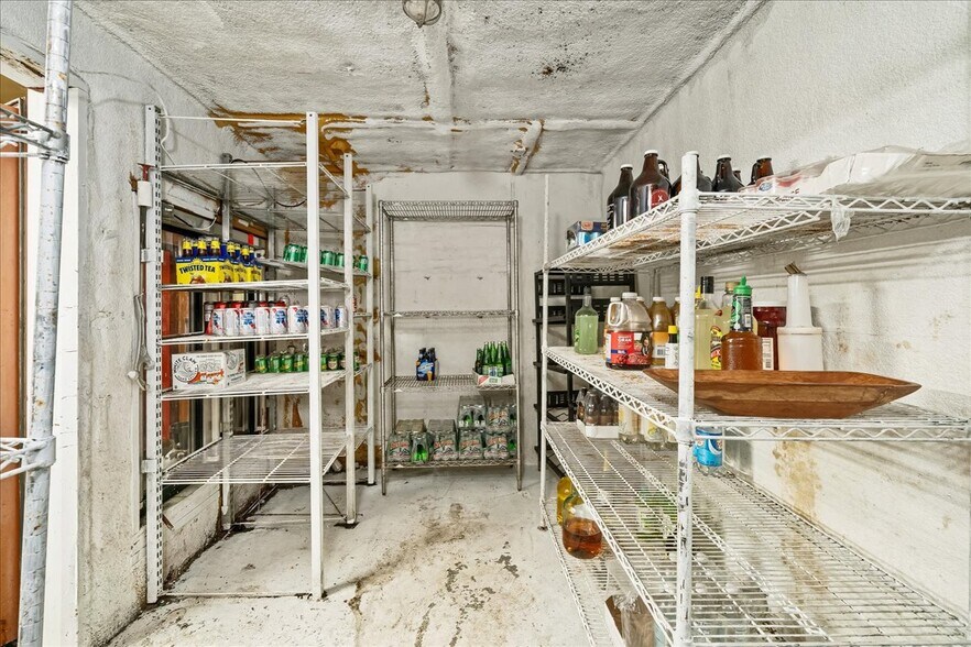 More Photos Of 31 Decatur St, Columbia Restaurant For Sale