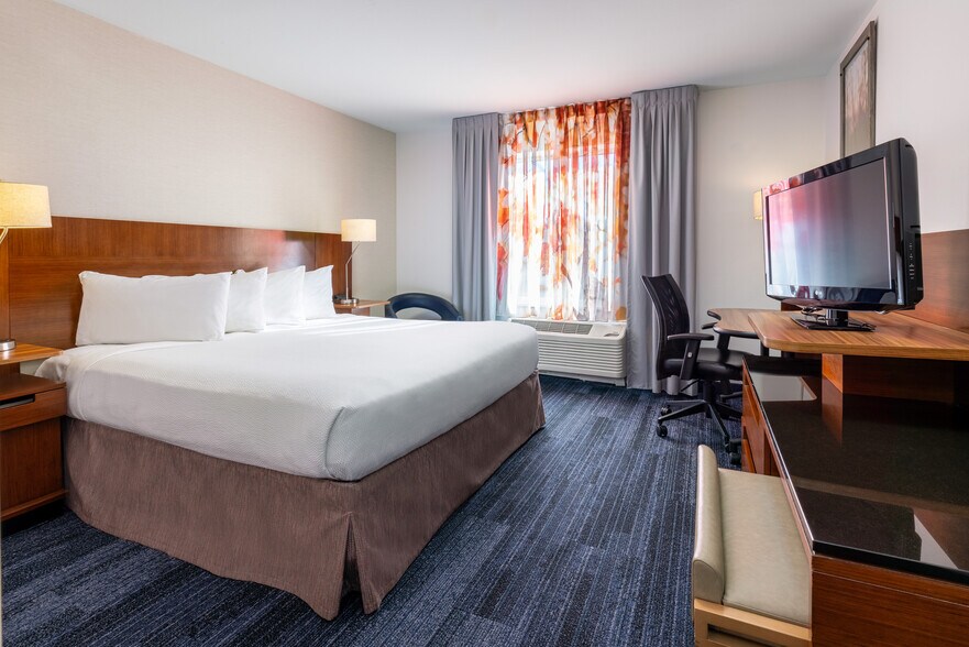 More Photos Of 809 Venture Dr, Smithfield Hotel For Sale