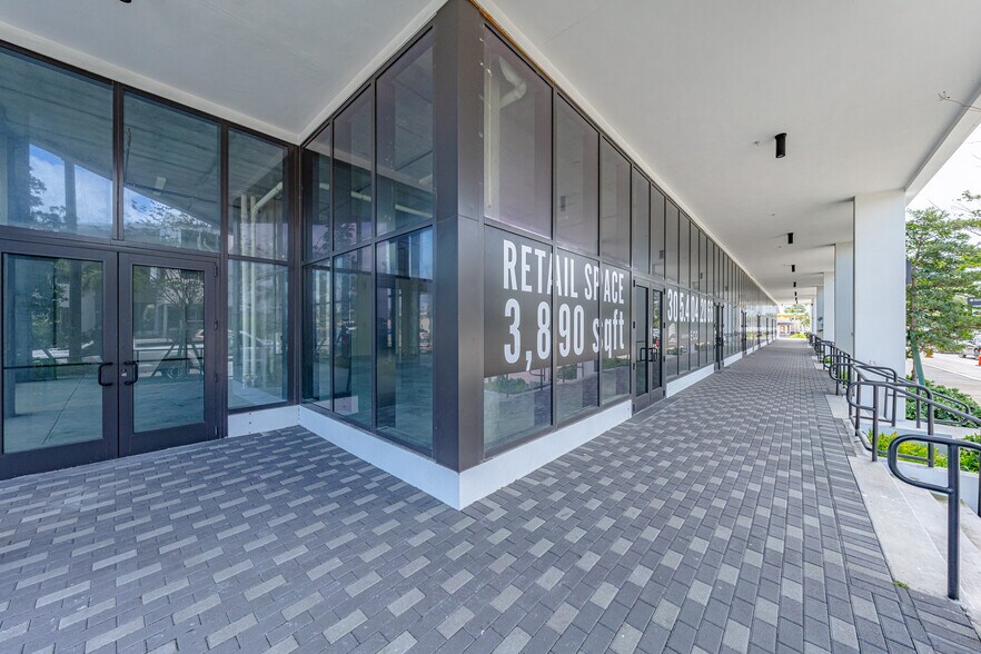 More Photos Of 800 N Federal Hwy, Hallandale Beach Office For Sale