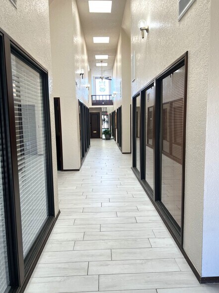 More Photos Of 2 E 11th St, Edmond Office For Sale