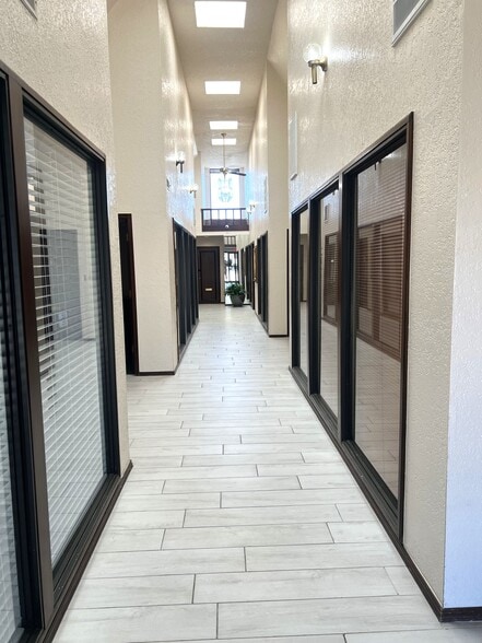 More Photos Of 2 E 11th St, Edmond Office For Sale