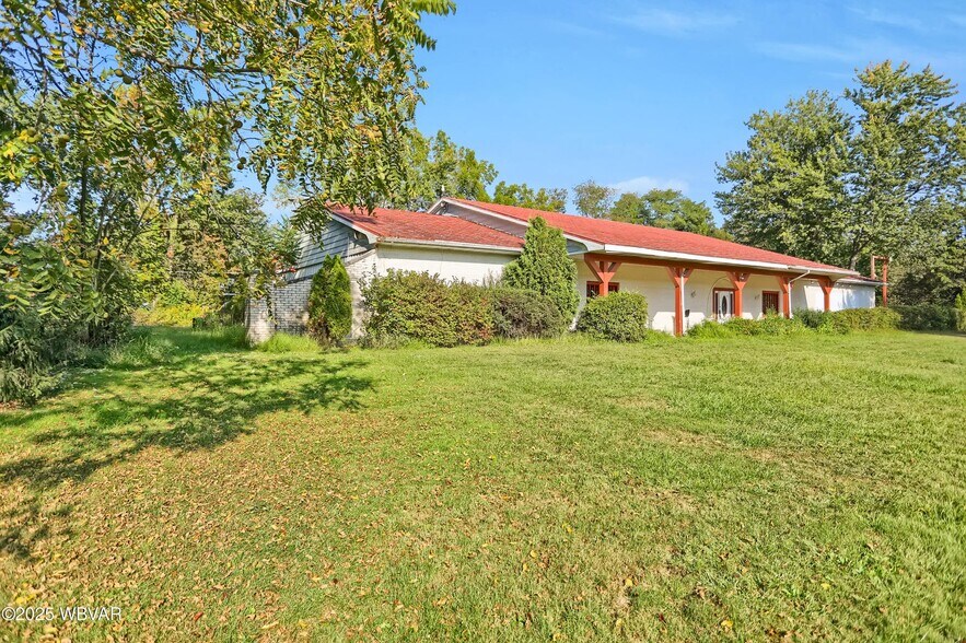 More Photos Of 8265 State Route 405, Milton Freestanding For Sale