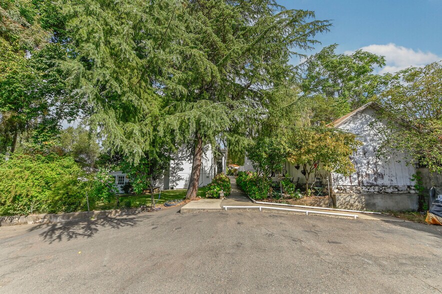 More Photos Of 68 Church Hill Rd, San Andreas Flex For Sale