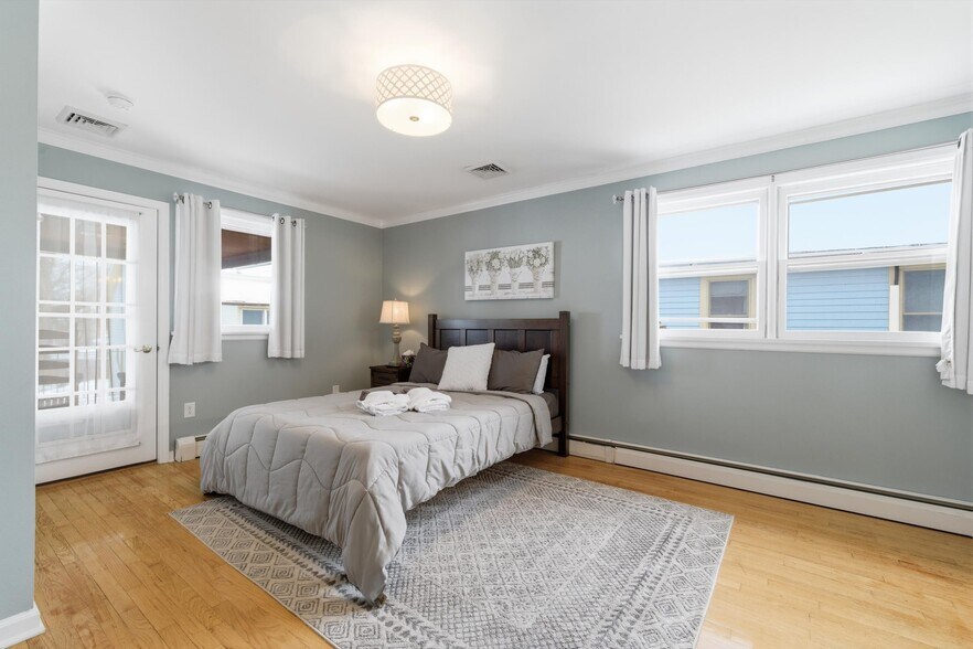 More Photos Of 149 Union Ave, Saratoga Springs Hospitality For Sale
