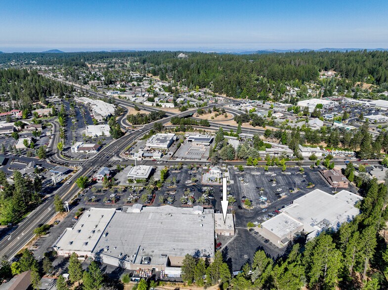 More Photos Of 867-873 Sutton Way, Grass Valley General Retail For Lease