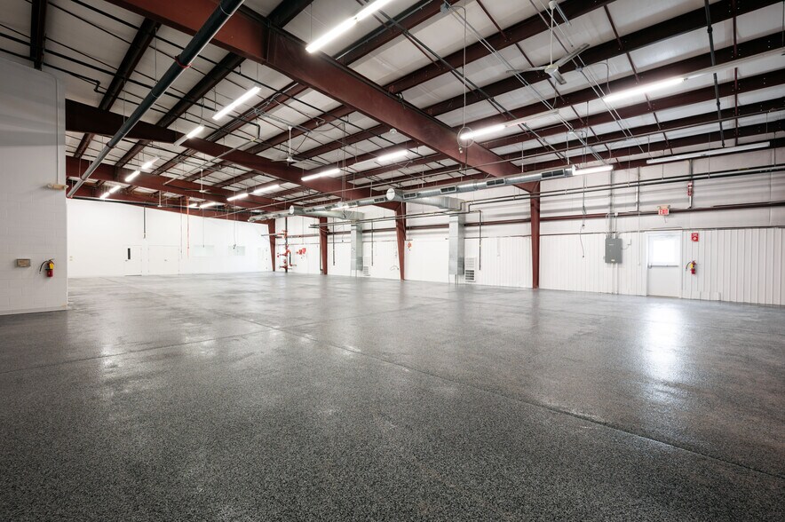 More Photos Of 2291 Traversefield Dr, Traverse City Manufacturing For Lease