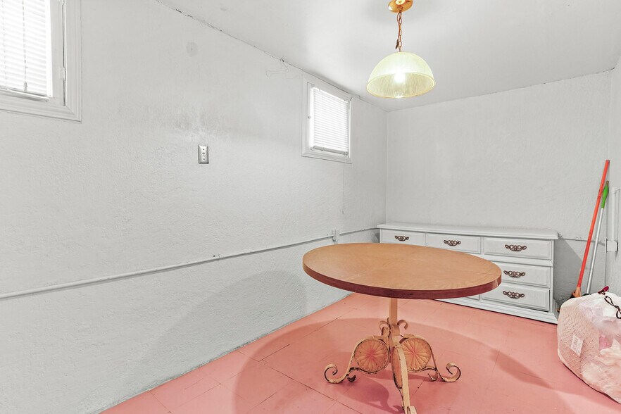 More Photos Of 1207 E Rio Grande Ave, El Paso Multifamily For Sale
