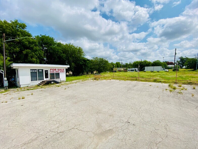 More Photos Of 1750 S Business Ih 35, New Braunfels Land For Sale