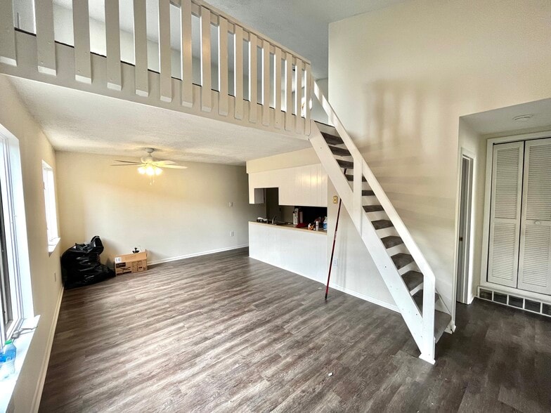 More Photos Of 1500-1508 Lincoln Way, McKeesport Storefront Retail Residential For Sale