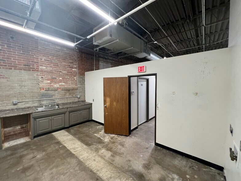 More Photos Of 415 NW 5th St, Oklahoma City Office For Sale