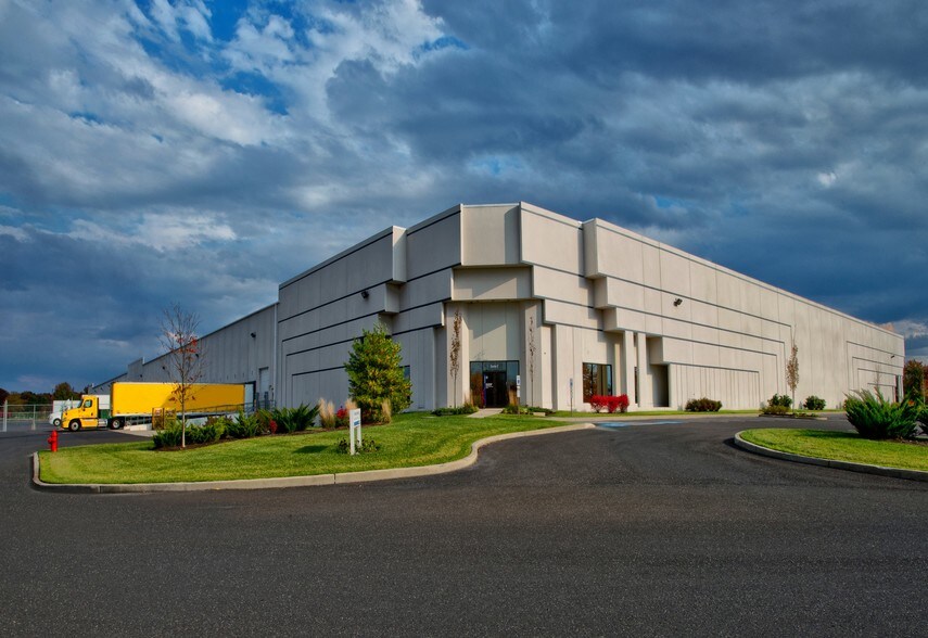 More Photos Of 800 Arlington Blvd, Swedesboro Warehouse For Lease
