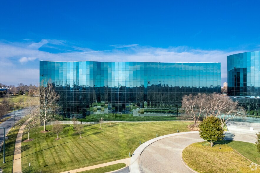 More Photos Of 14200 Shady Grove Rd, Rockville Unknown For Lease