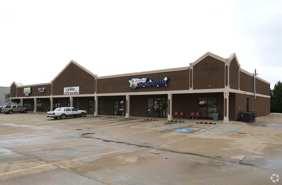 More Photos Of 3916 US-80, Phenix City Storefront Retail Office For Lease