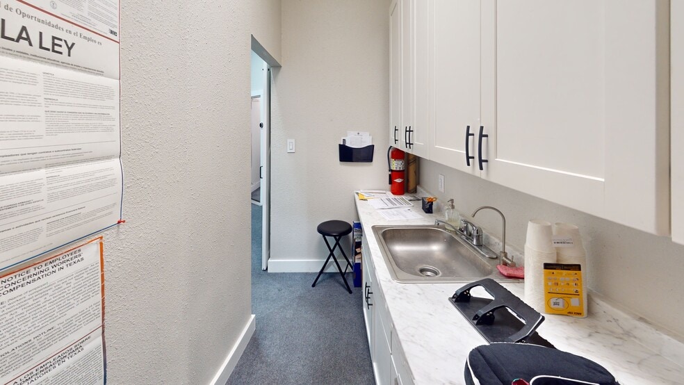 More Photos Of 8241 Fredericksburg Rd, San Antonio Medical For Lease