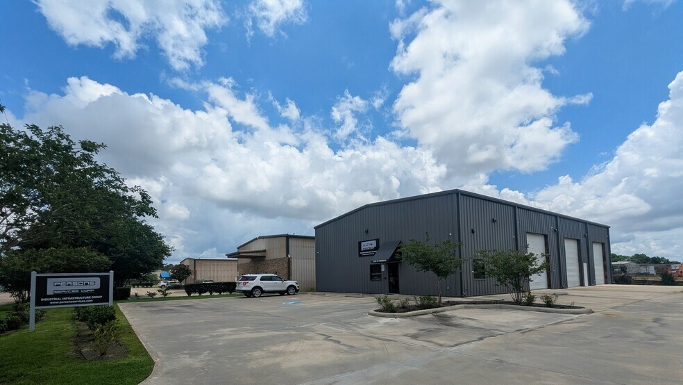Primary Photo Of 1765 W Commerce Pky, Beaumont Industrial For Lease