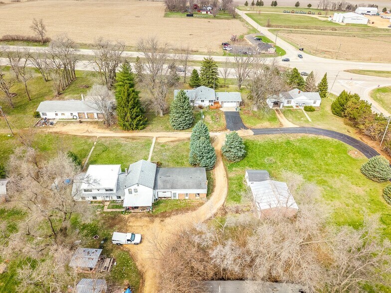 More Photos Of 2280 S Rock City Rd, Ridott Multifamily For Sale