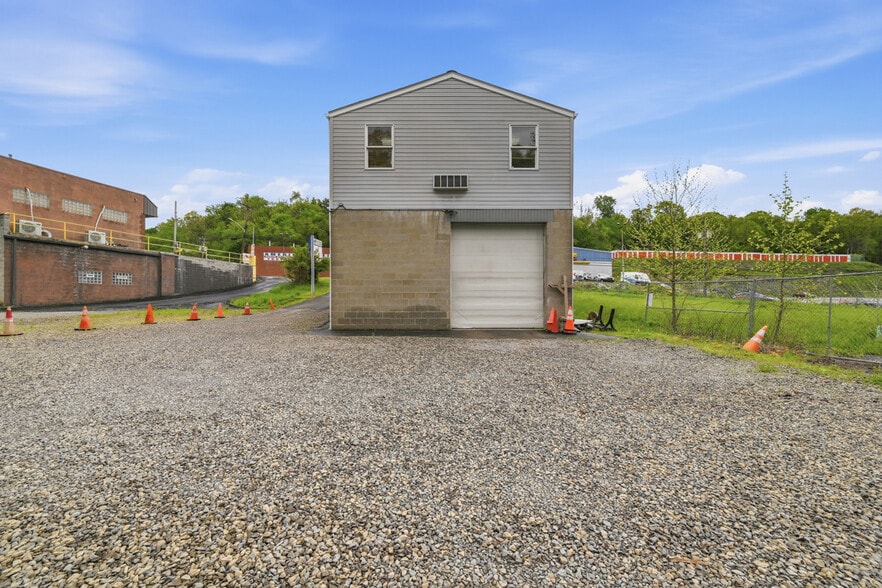 More Photos Of 508 Rodi Rd, Pittsburgh Flex For Sale