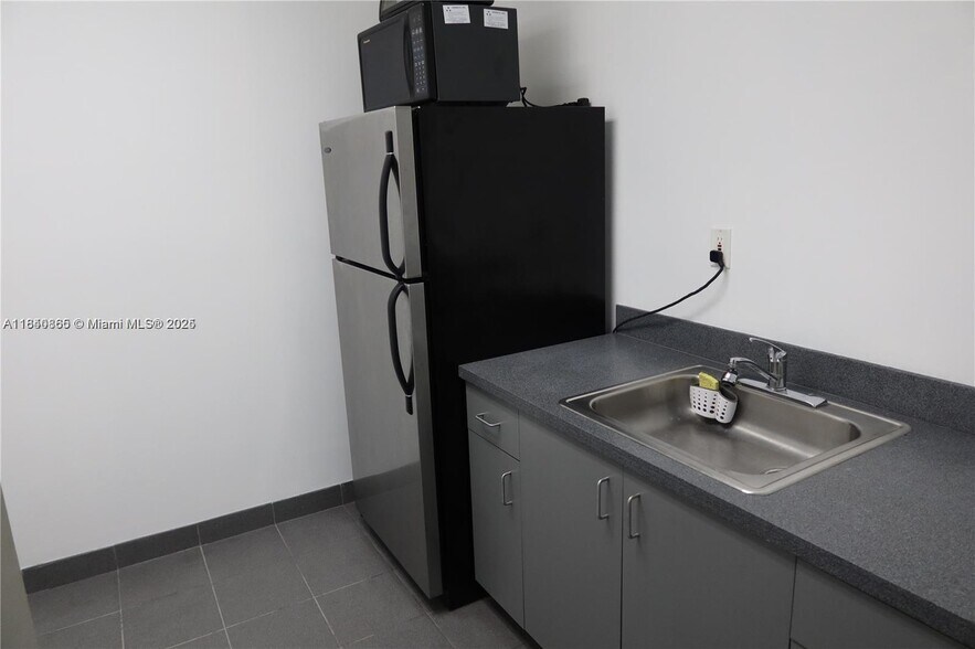 More Photos Of 1835 NW 112th Ave, Miami Warehouse For Lease