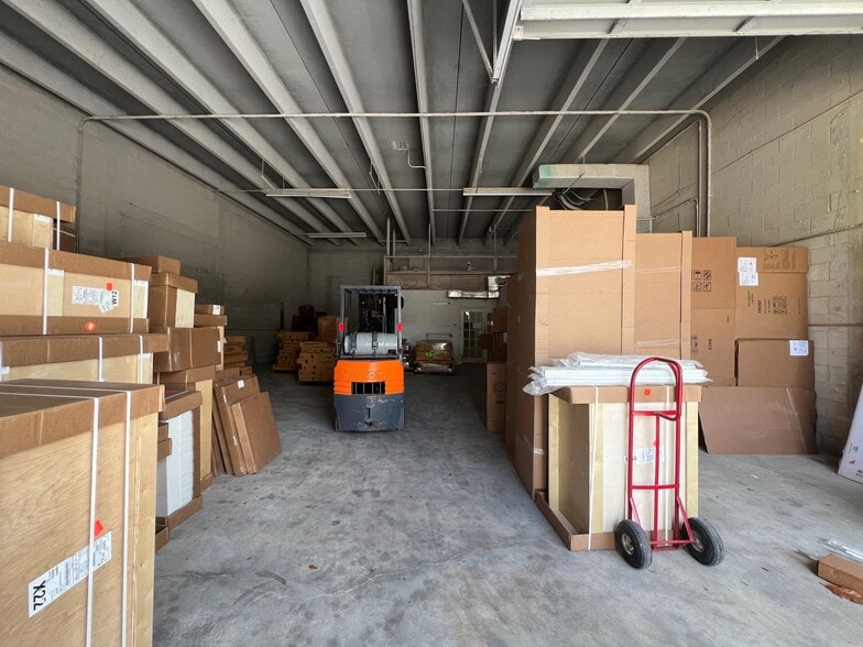 More Photos Of 352 Tall Pines Rd, West Palm Beach Warehouse For Lease