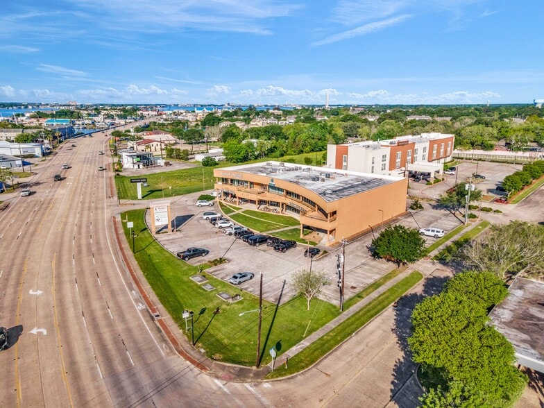 More Photos Of 2100 E Nasa Pky, Seabrook Storefront Retail Office For Lease