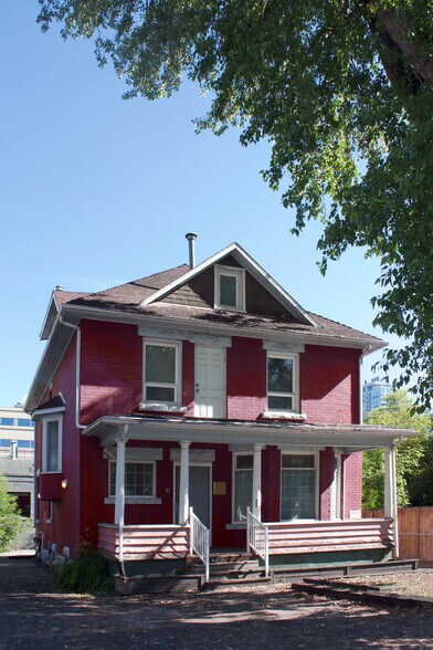 More Photos Of 322 18th Ave SW, Calgary Storefront Retail Residential For Lease