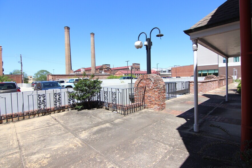 More Photos Of 1211 Broadway, Columbus Restaurant For Lease