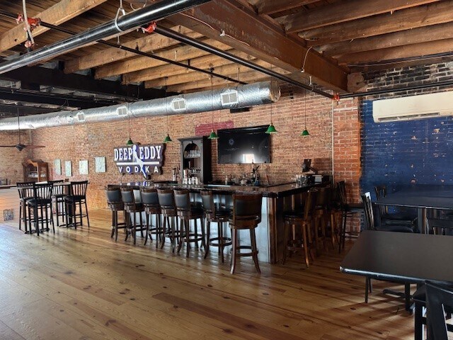 More Photos Of 12 Broad St, Berlin Restaurant For Sale