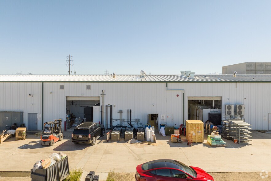 More Photos Of 17130 Raccoon Ave, Adelanto Industrial For Sale