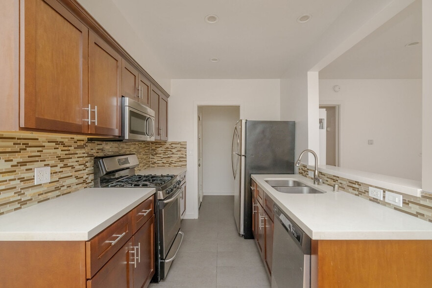 More Photos Of 612 Aerick St, Inglewood Apartments For Sale