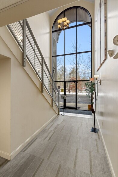 More Photos Of 103 Stiles Rd, Salem Medical For Lease